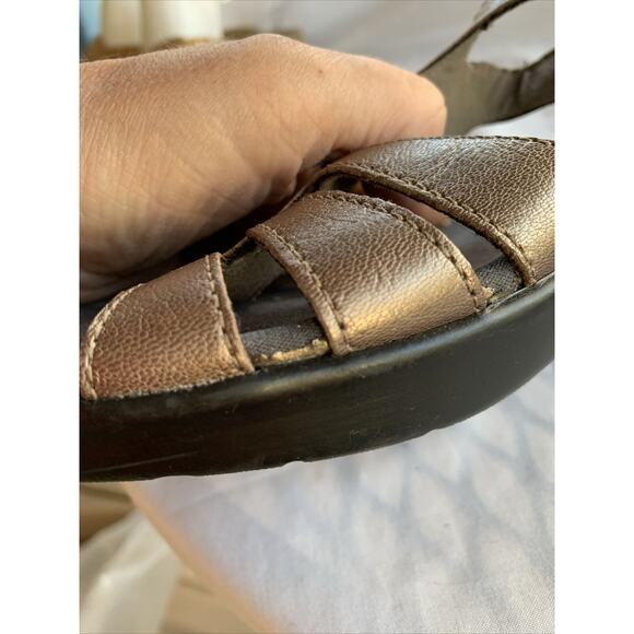 Clarks Womens Sandals Size 11 Bronze Color - Picture 9 of 10